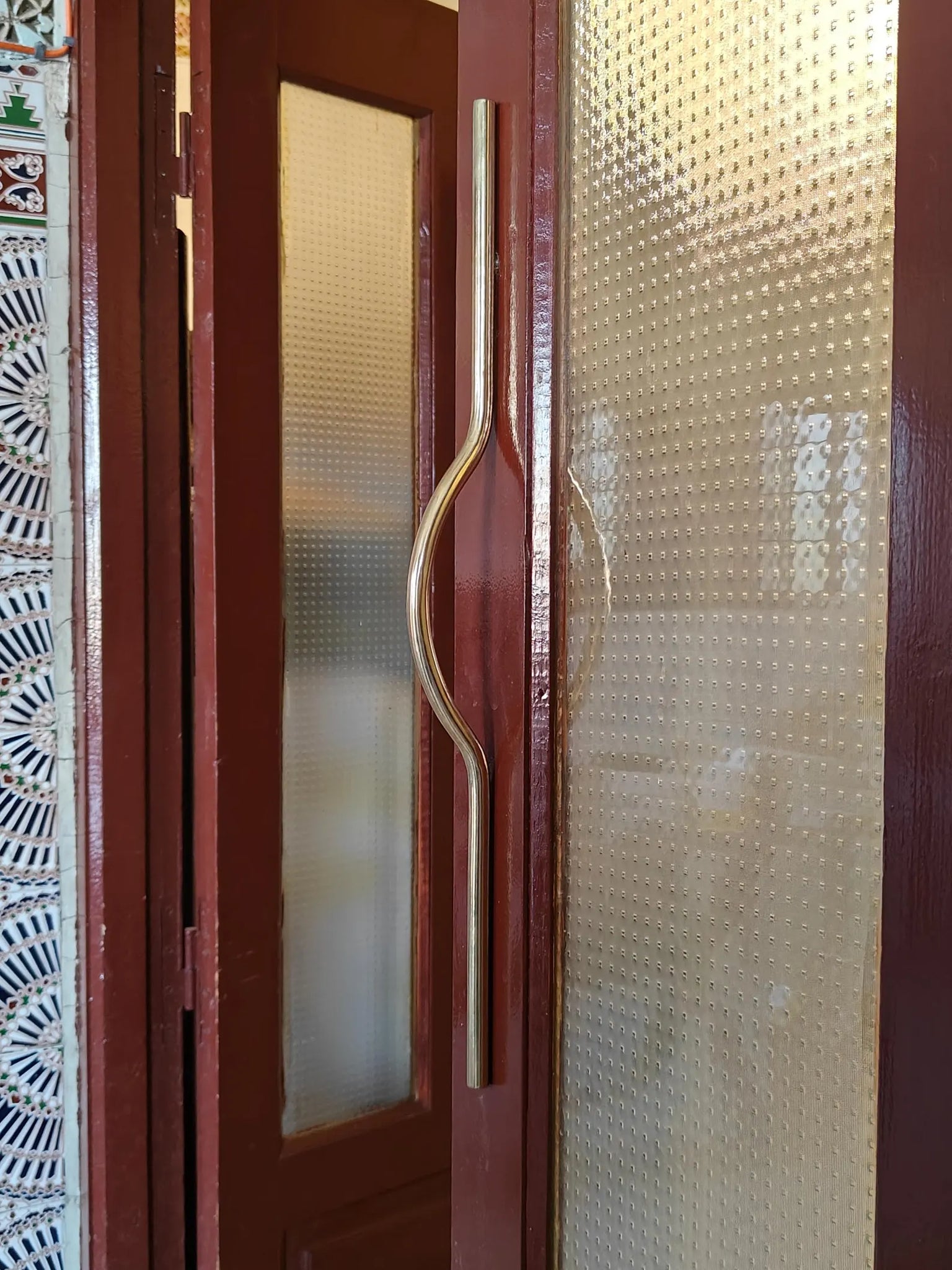 Unlacquered Solid Brass Door Pull Handle – Modern Curved Bar for Entry, Barn, Pantry & Glass Doors | Patina-Ready Heavy-Duty Hardware #VFK273